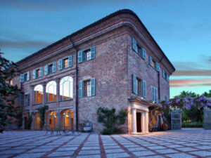 Relais-Sant-Uffizio-Cioccaro-di-Penango-02