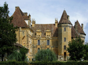 Chateau-de-Lanquais-01