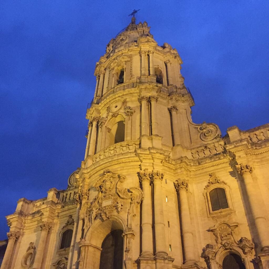 2022-08-30-visita-notturna-a-modica-01