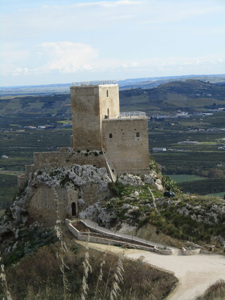 Castello-Serravalle-Mineo-CT-01