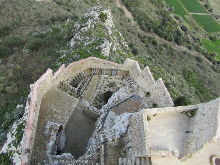 Castello-Serravalle-Mineo-CT-04